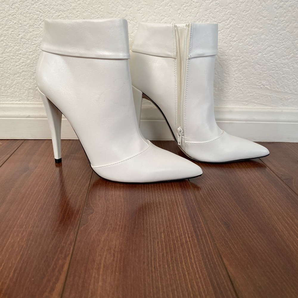 White boots - Keva stiletto boots size 9.5
